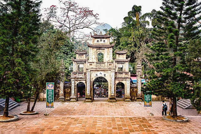 Tam quan chùa Hương, Mỹ Đức